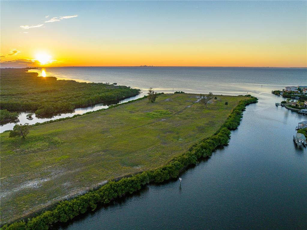 16 Hammock Bay Apollo Beach Apollo Beach, FL 33572 - Photo 4 of 4 a view of an ocean and beach