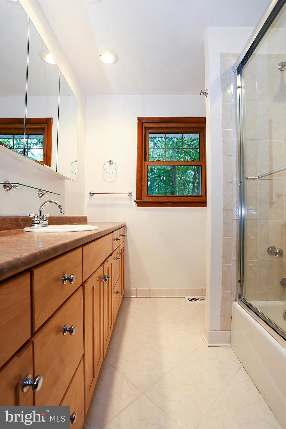 413 Leppo Road Westminster, MD 21158 - Photo 25 of 30 Hall Bath