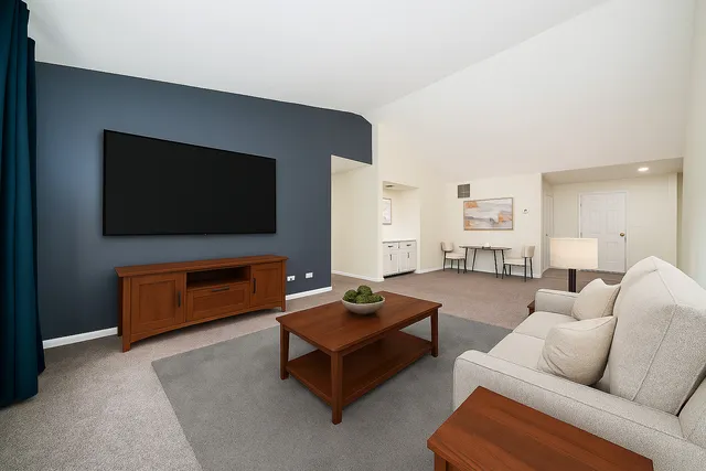 $375,000 | 970 Ivy Lane, Unit C, Deerfield, IL 60015