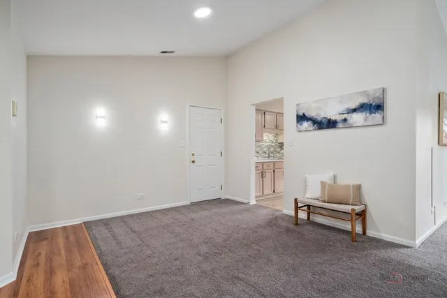 $375,000 | 970 Ivy Lane, Unit C, Deerfield, IL 60015