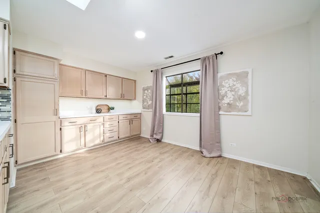 $375,000 | 970 Ivy Lane, Unit C, Deerfield, IL 60015