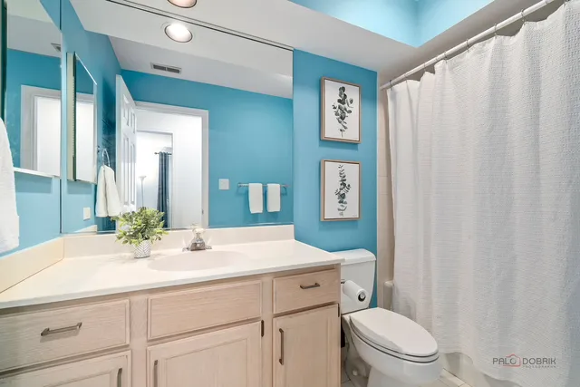 $375,000 | 970 Ivy Lane, Unit C, Deerfield, IL 60015