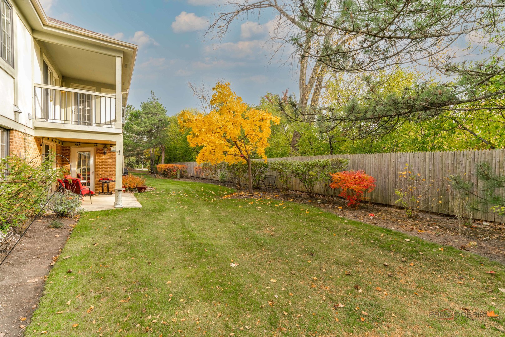 970 Ivy Lane, Unit C Deerfield, IL 60015 - Photo 35 of 36 a backyard of a house