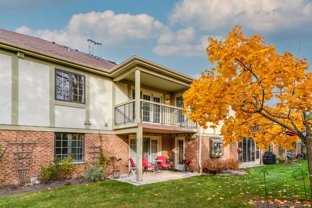 $375,000 | 970 Ivy Lane, Unit C, Deerfield, IL 60015