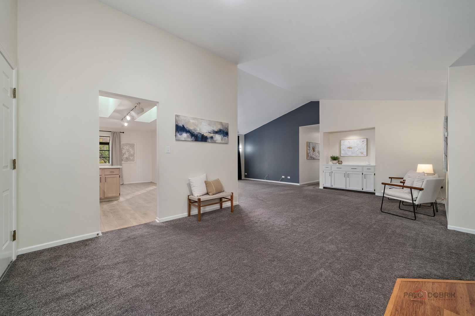 970 Ivy Lane, Unit C Deerfield, IL 60015 - Photo 4 of 36 a living room with furniture and a table