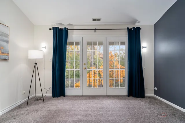 $375,000 | 970 Ivy Lane, Unit C, Deerfield, IL 60015