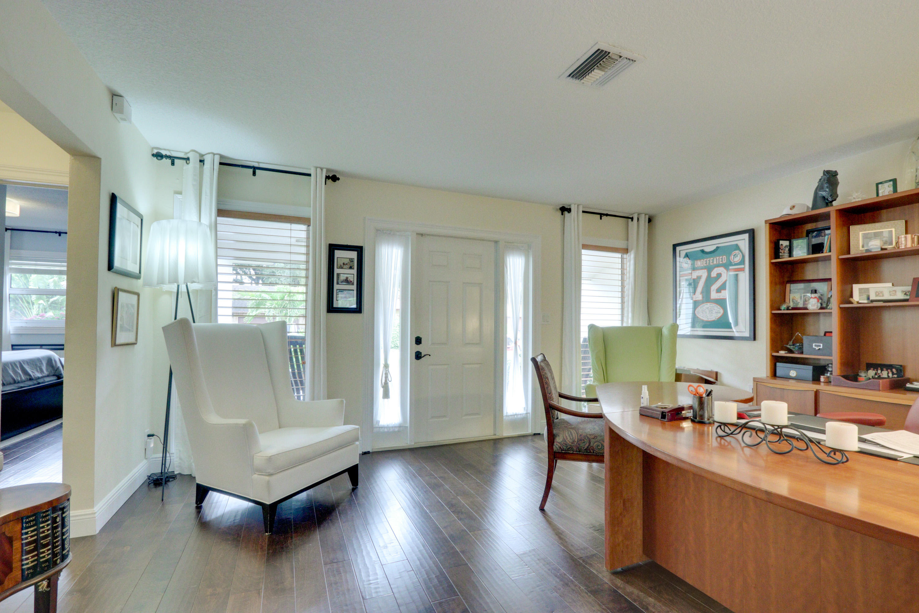 1126 Southwest 21st Street Boca Raton, FL 33486 - Photo 16 of 41 Living Room
