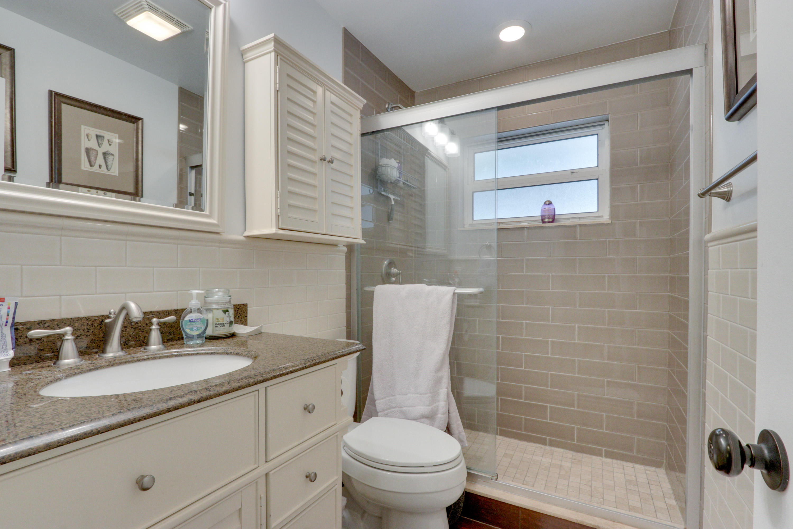 1126 Southwest 21st Street Boca Raton, FL 33486 - Photo 25 of 41 Bathroom # 2