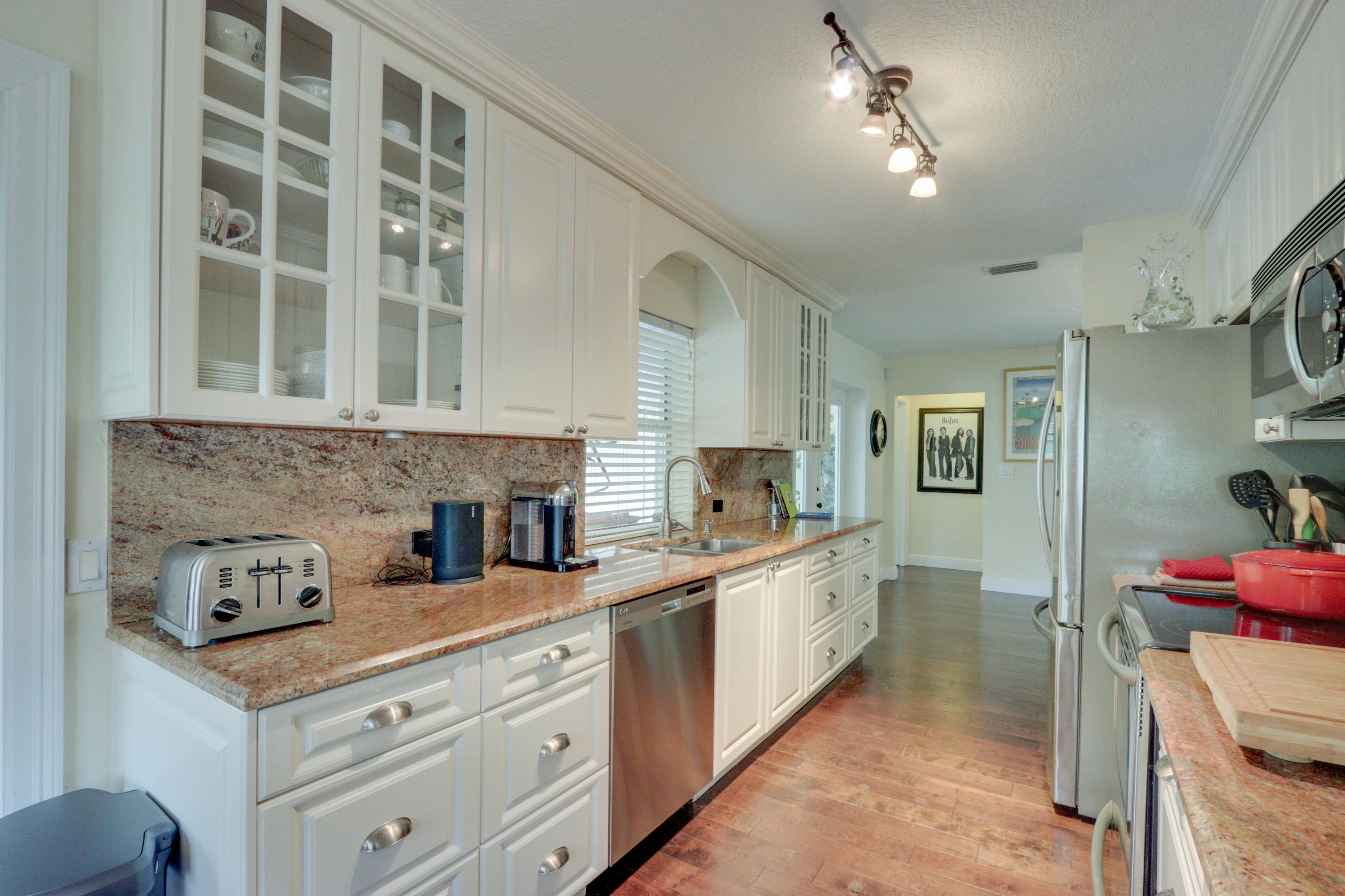 1126 Southwest 21st Street Boca Raton, FL 33486 - Photo 7 of 41 Updated Kitchen