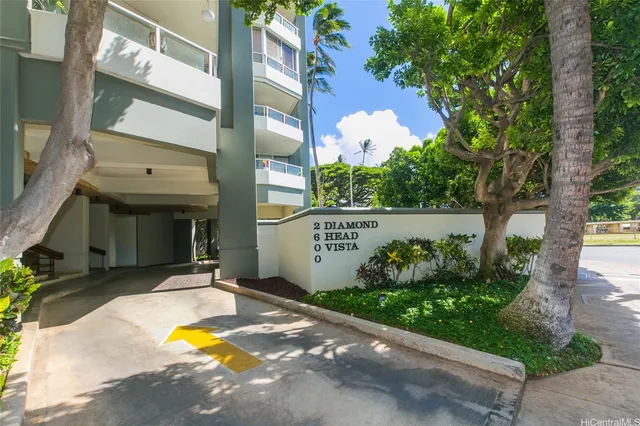 $2,500 | 2600 Pualani Way, Unit 504, Honolulu, HI 96815
