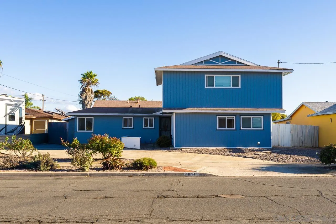 1607 Watwood Road Lemon Grove, CA 91945 - Photo 15 of 68