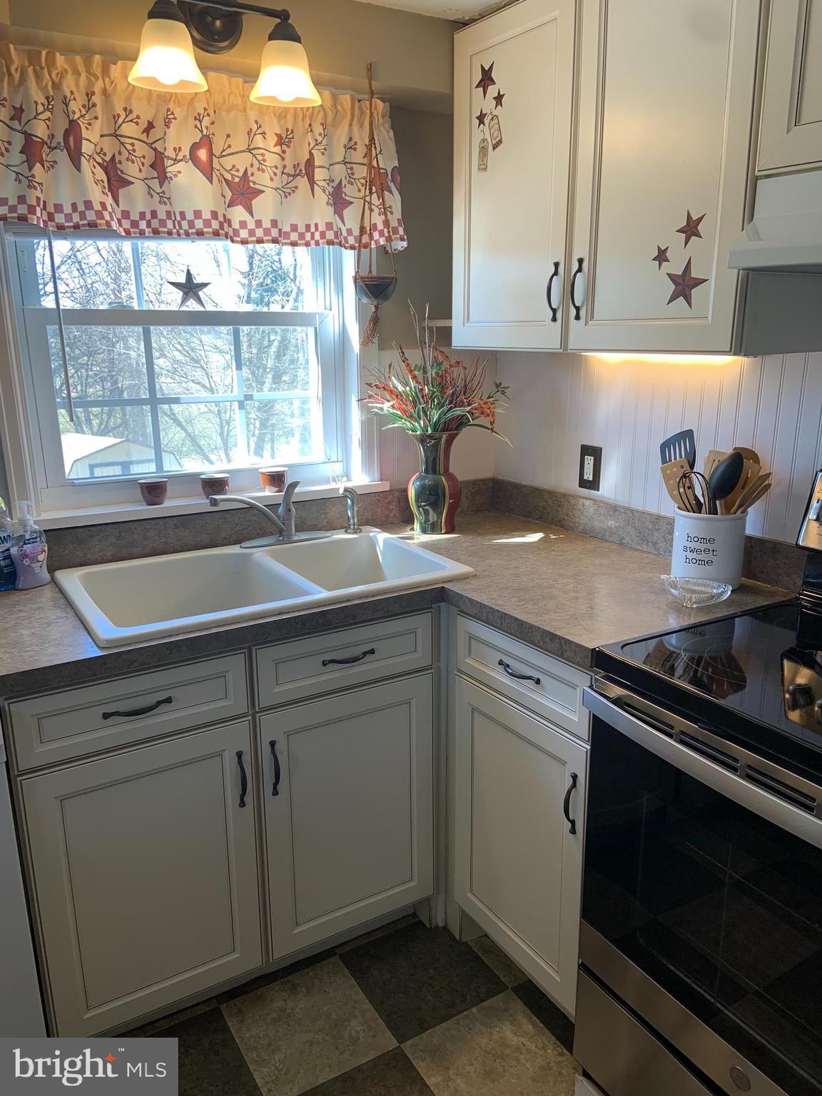 2758 Hossler Road Manheim, PA 17545 - Photo 11 of 39 Kitchen