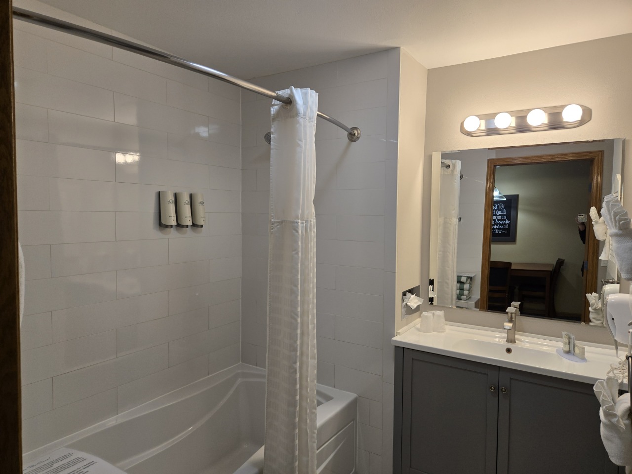 111 Center Street, Unit 355 Lake Geneva, WI 53147 - Photo 12 of 47 Remodeled Bath