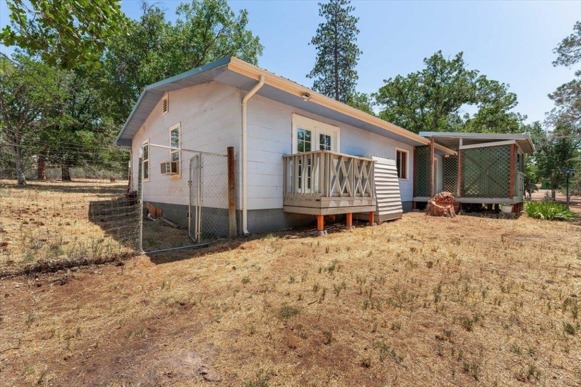 3200 Fairlane Road Yreka, CA 96097 - Photo 23 of 28 Gallery Image 23
