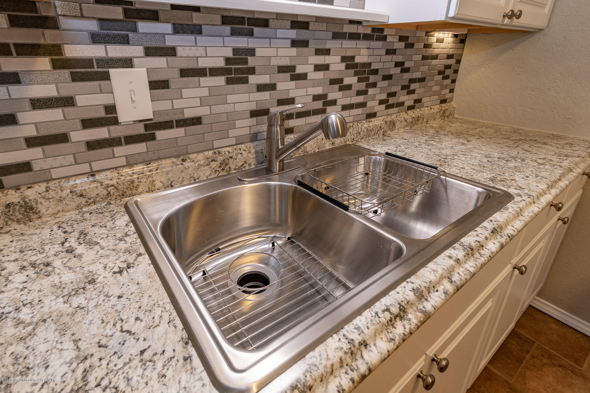 3627 South Travis Street Amarillo, TX 79110 - Photo 14 of 27 Sink