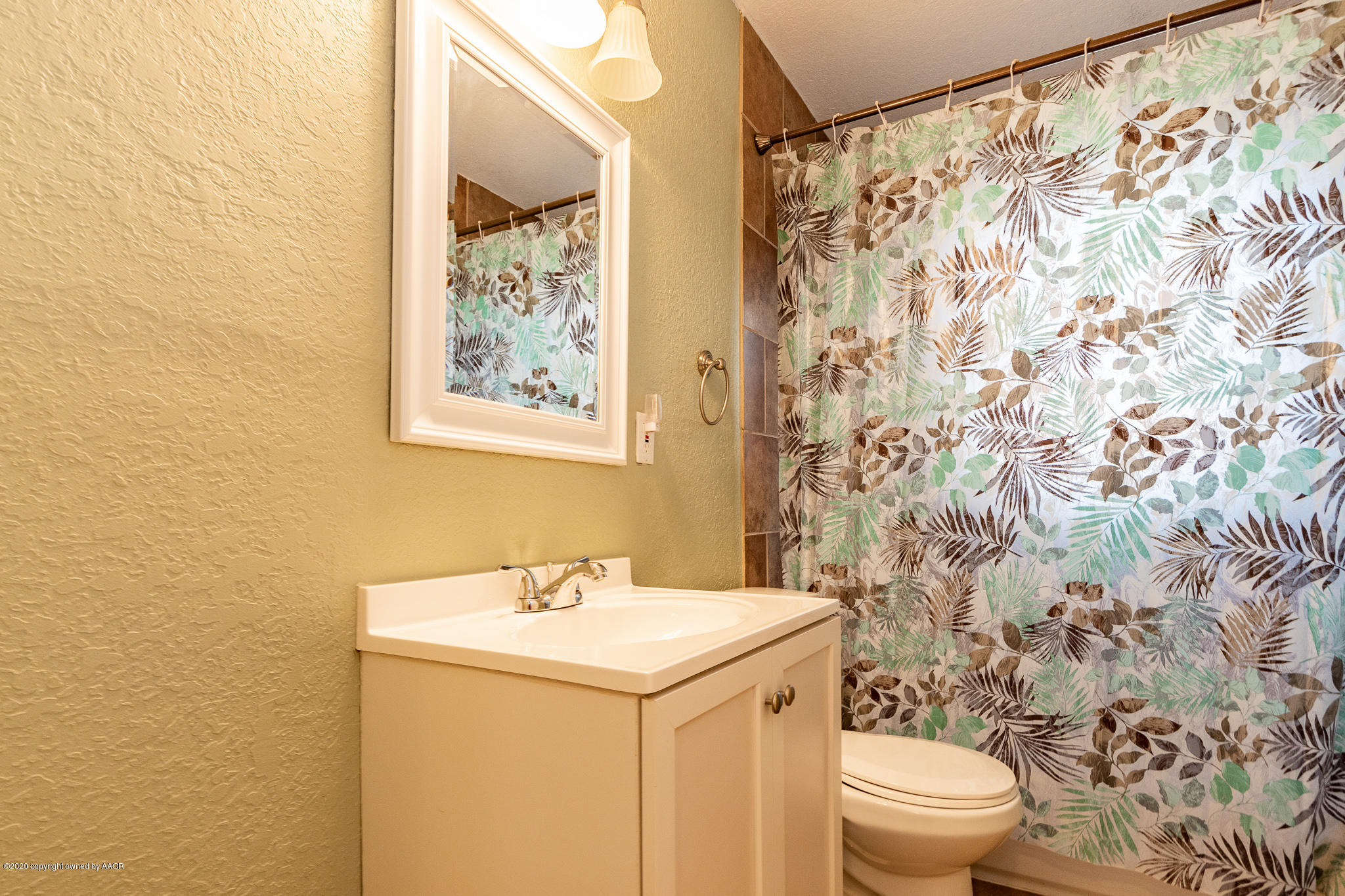 3627 South Travis Street Amarillo, TX 79110 - Photo 9 of 27 Bathroom One