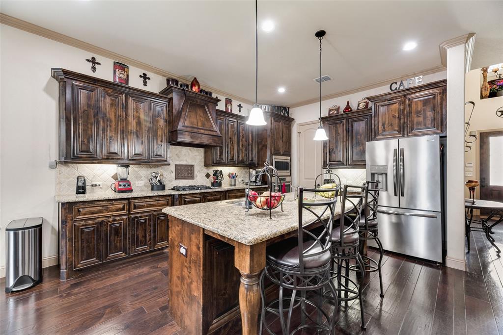 5056 Empire Way Irving, TX 75038 - Photo 6 of 39 Beautiful kitchen with stainless steel appliances