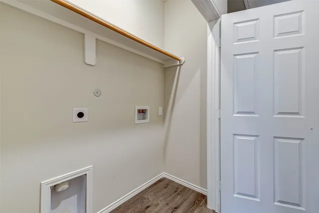 a view of utility room