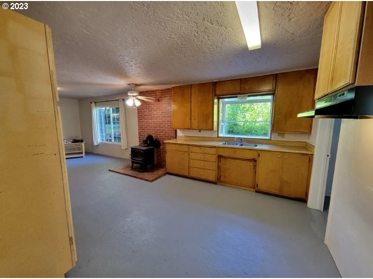 94381 Quarry Road Gold Beach, OR 97444 - Photo 11 of 44 Gallery Image 11