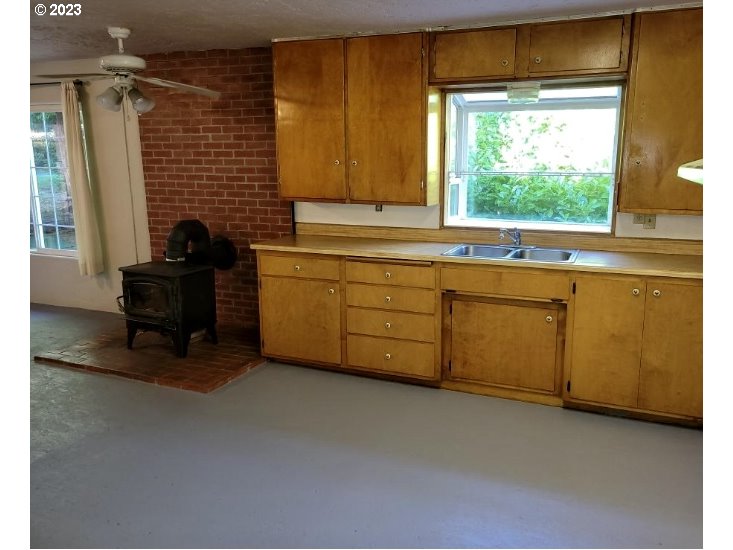 94381 Quarry Road Gold Beach, OR 97444 - Photo 12 of 44 Gallery Image 12