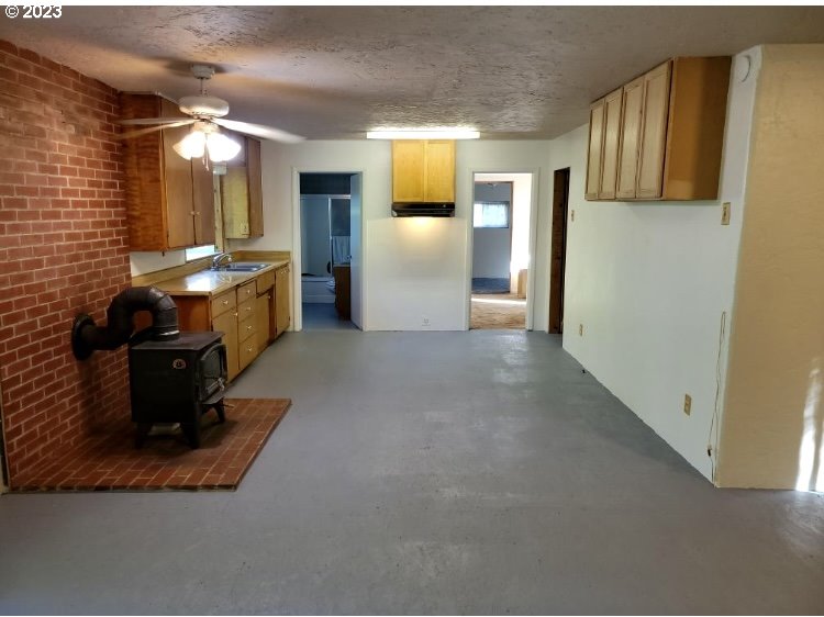 94381 Quarry Road Gold Beach, OR 97444 - Photo 10 of 44 Gallery Image 10