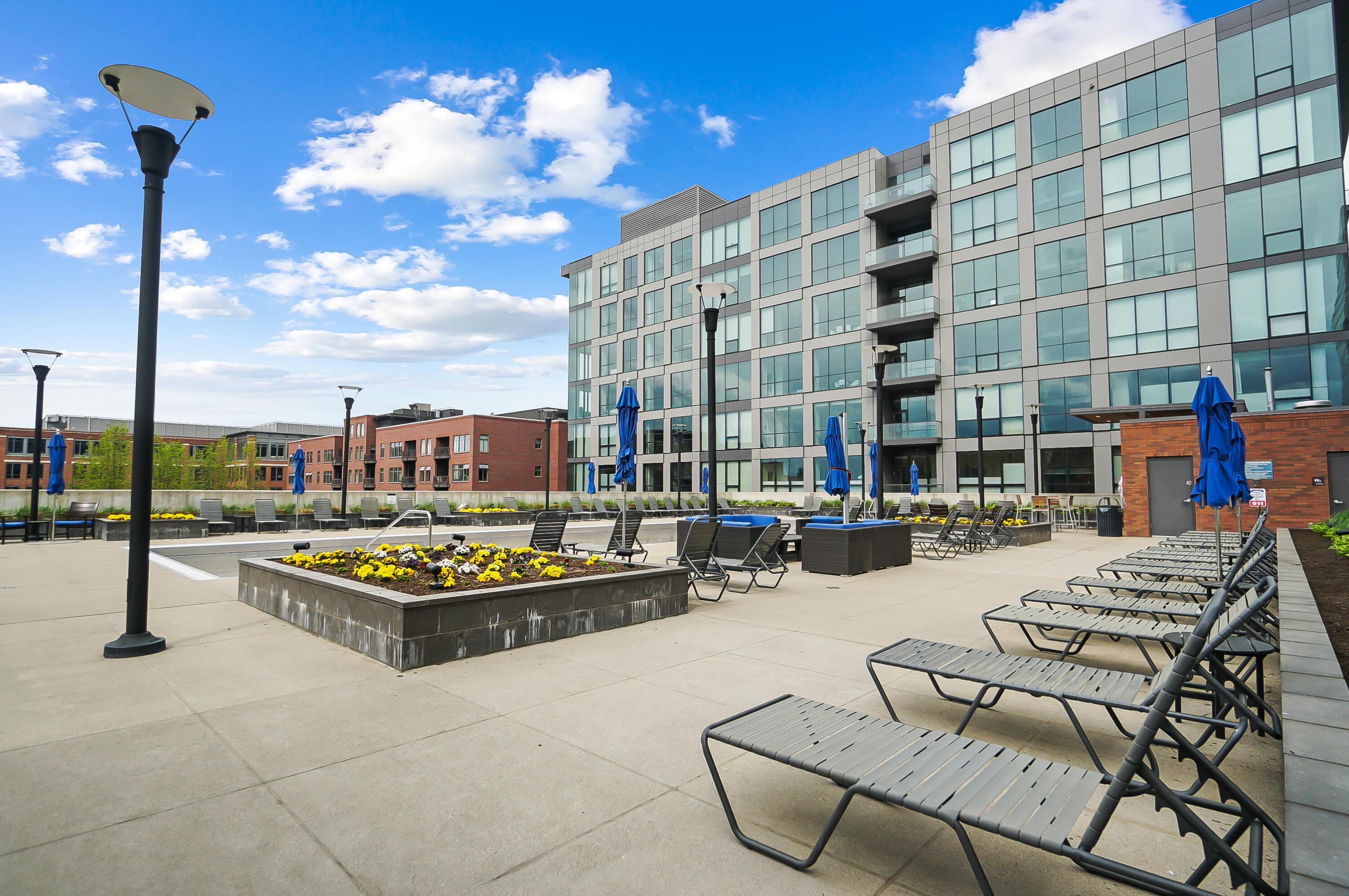 250 West Spring Street, Unit 925 Columbus, OH 43215 - Photo 45 of 57 Roof Top Pool