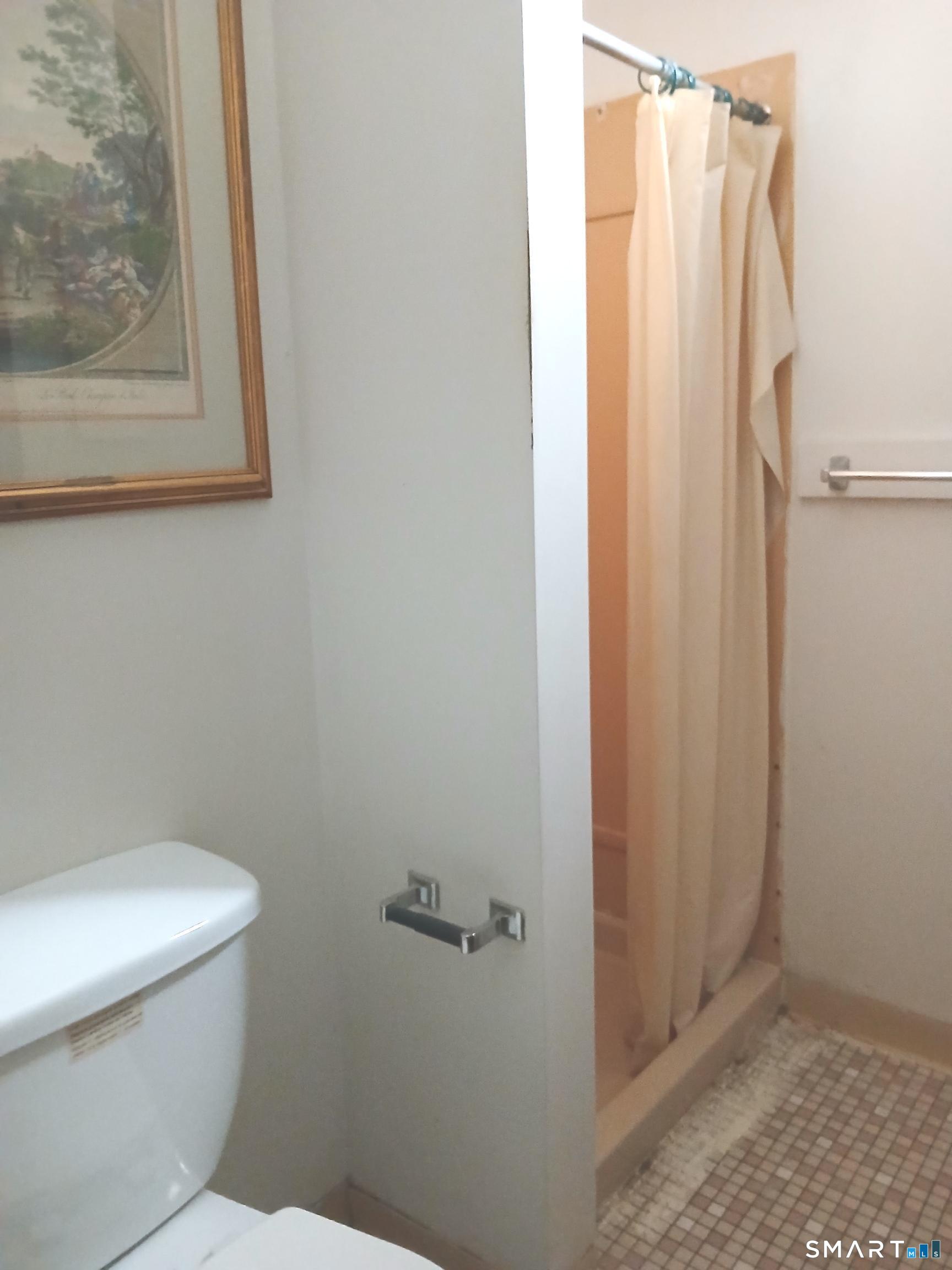 198 Meriden Road Waterbury, CT 06705 - Photo 3 of 8