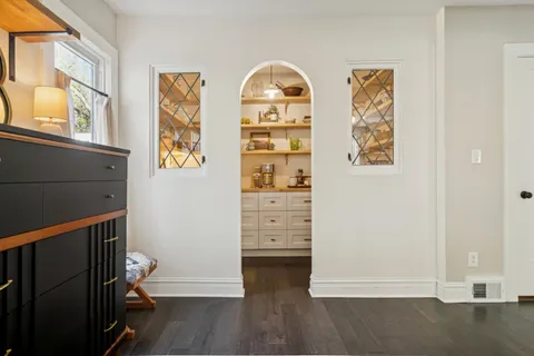 $785,000 | 212 Washington Street, Barrington, IL 60010