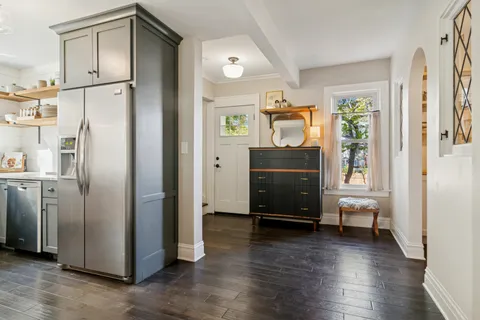 $785,000 | 212 Washington Street, Barrington, IL 60010