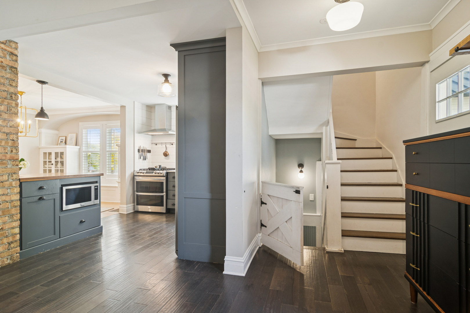 212 Washington Street Barrington, IL 60010 - Photo 20 of 55 a view of kitchen and wooden floor