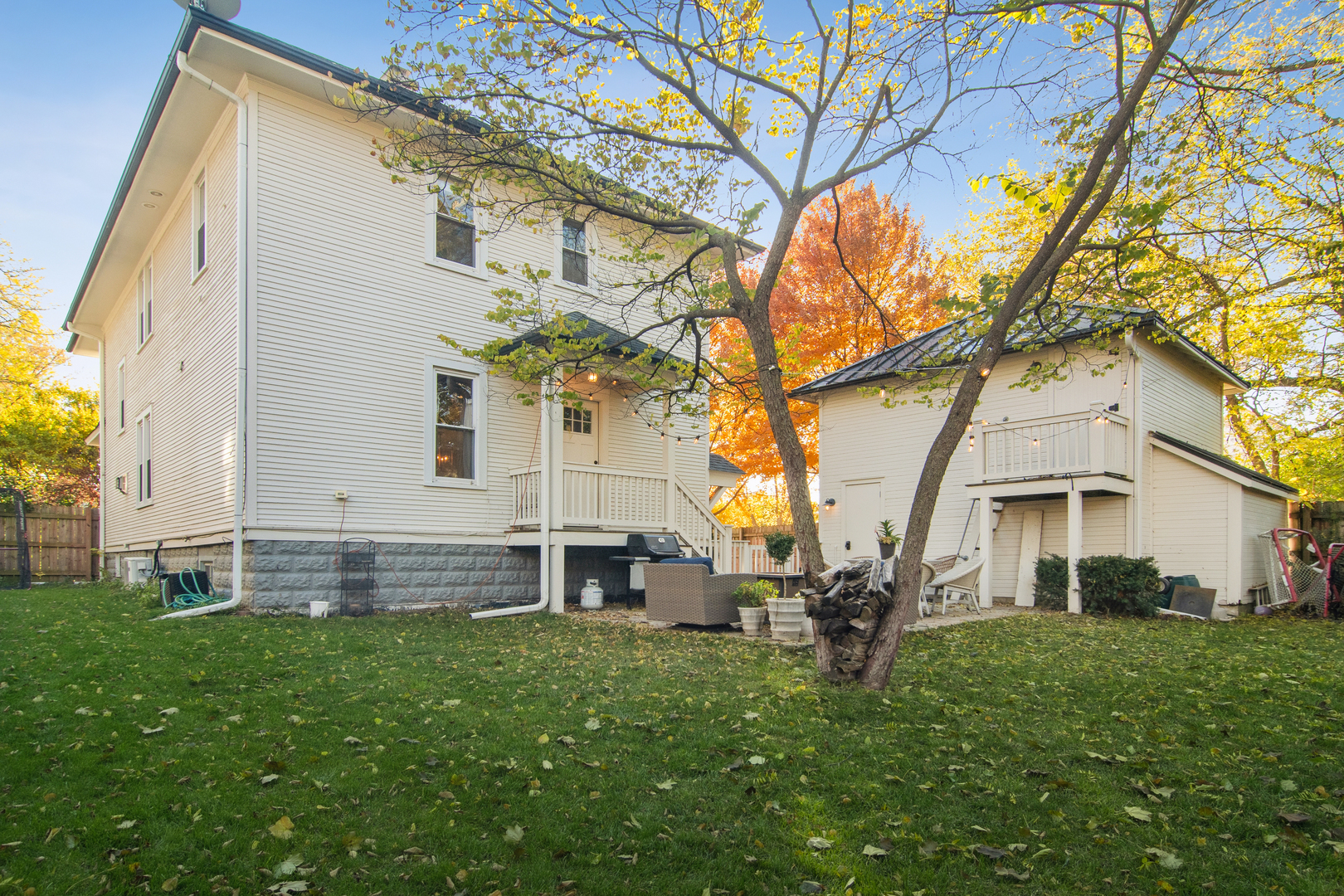 212 Washington Street Barrington, IL 60010 - Photo 40 of 55 a view of house with backyard