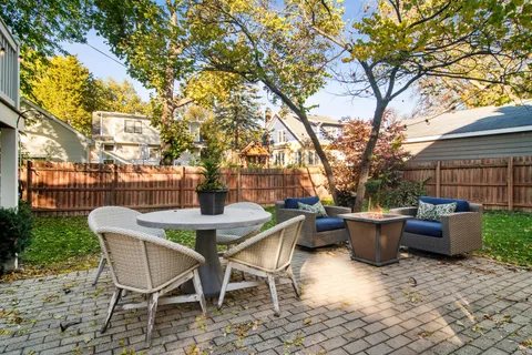 $785,000 | 212 Washington Street, Barrington, IL 60010