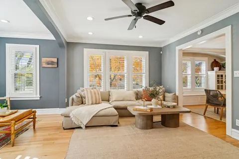 $785,000 | 212 Washington Street, Barrington, IL 60010