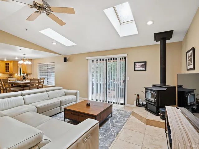 $769,000 | 22116 Koftinow Drive, Jenner, CA 95450