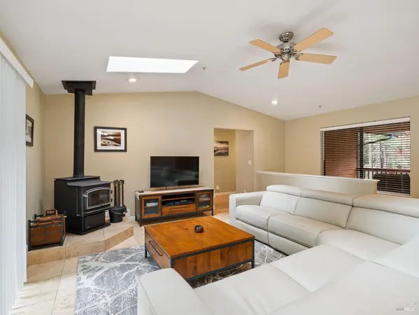 $725,000 | 22116 Koftinow Drive, Jenner, CA 95450