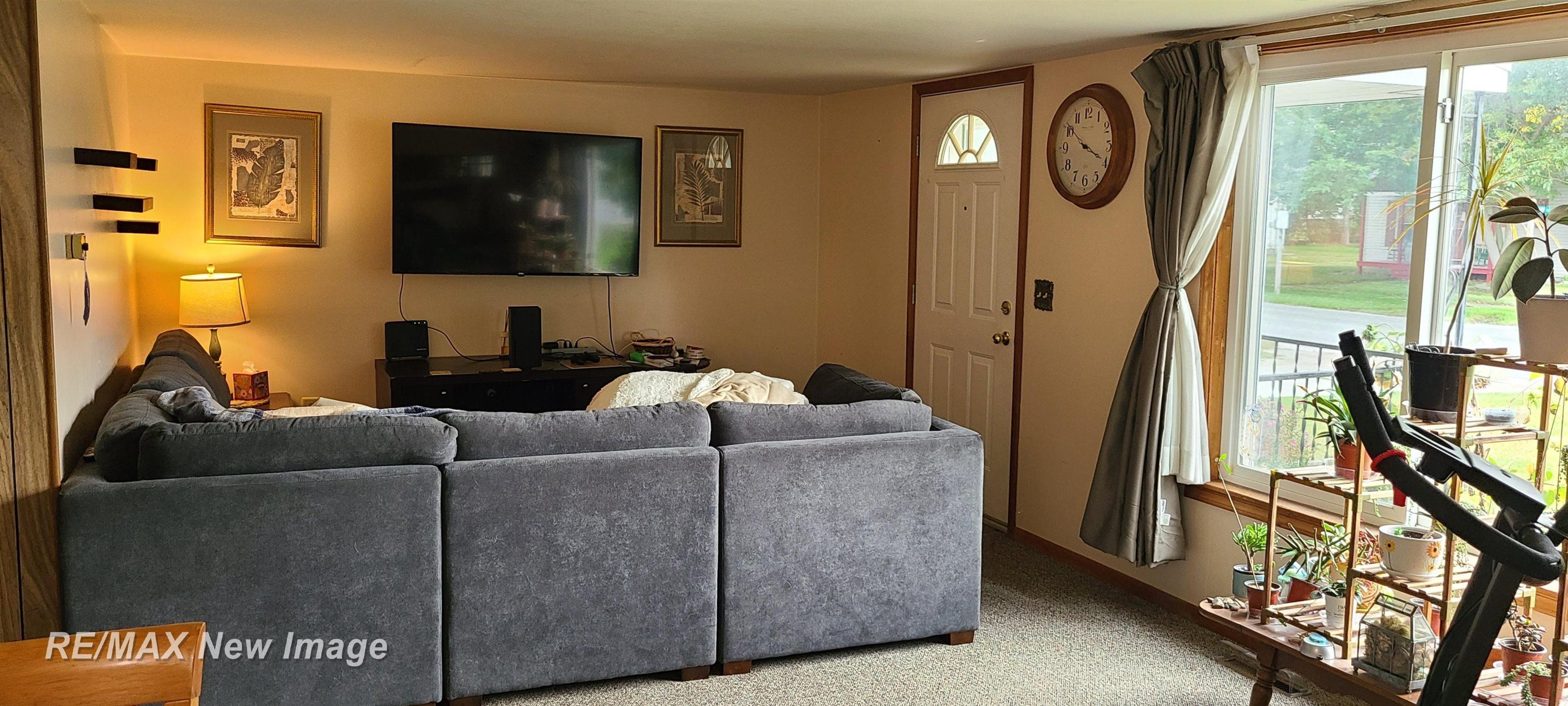 910 West Brady Road Chesaning, MI 48616 - Photo 12 of 31 50189322-4683123e-d7e2-4ba4-bcc5-bb3c848776eb.JPG