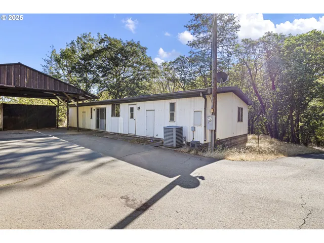 $574,900 | 4980 Foothill Boulevard, Grants Pass, OR 97526