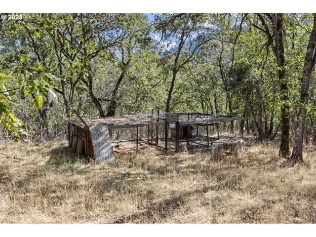 $574,900 | 4980 Foothill Boulevard, Grants Pass, OR 97526