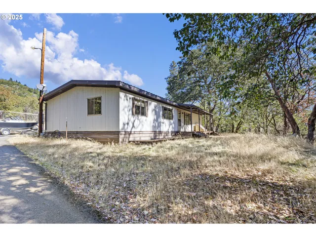 $574,900 | 4980 Foothill Boulevard, Grants Pass, OR 97526