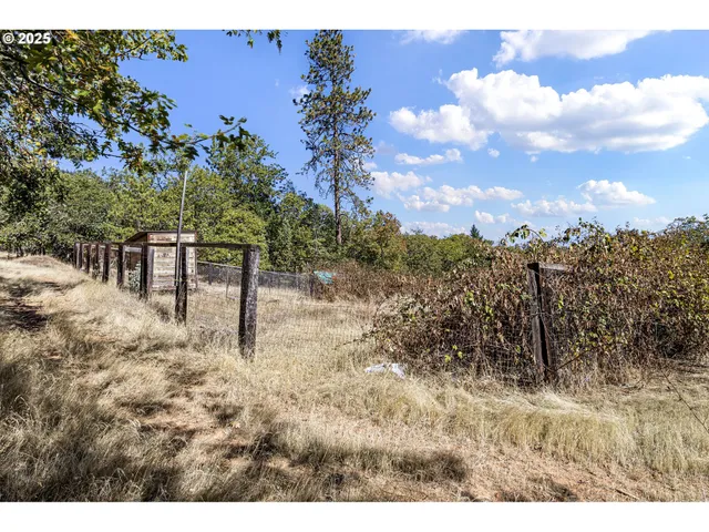 $574,900 | 4980 Foothill Boulevard, Grants Pass, OR 97526