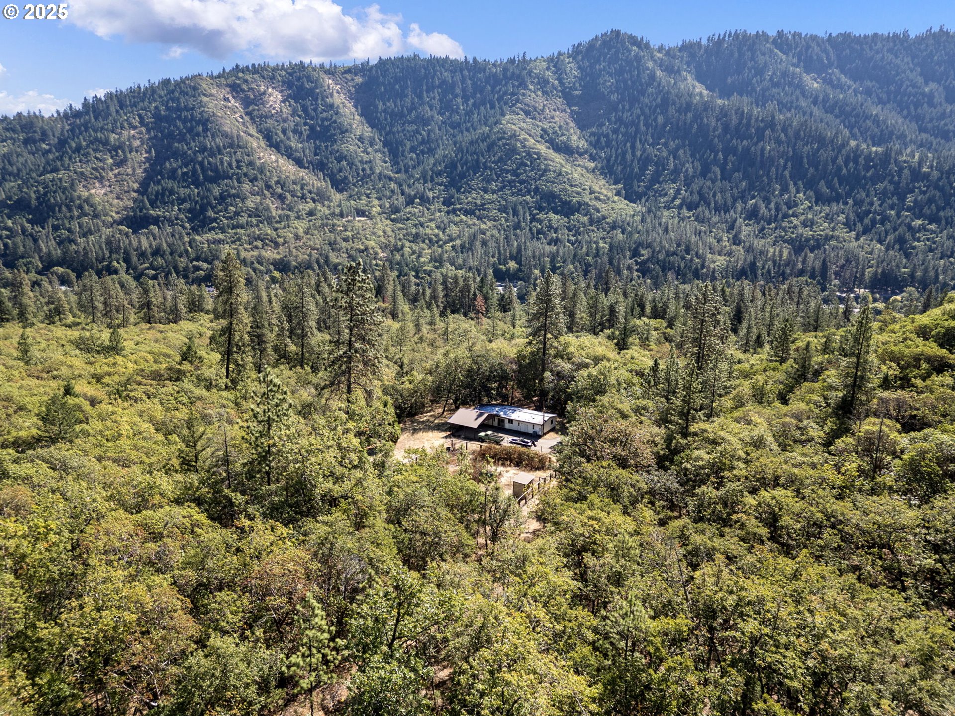 4980 Foothill Boulevard Grants Pass, OR 97526 - Photo 3 of 45