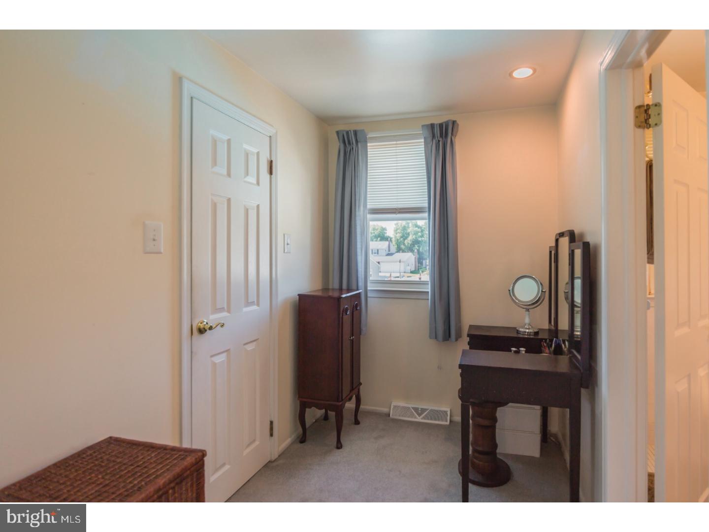 8 Stonebridge Road Cherry Hill, NJ 08003 - Photo 17 of 25 Gallery Image 17