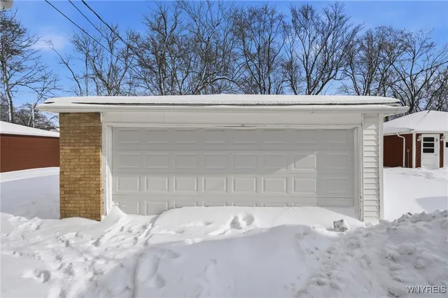 $250,000 | 35 Jasmine Avenue, West Seneca, NY 14224