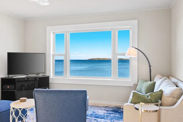 $949,000 | 800 North St Joseph Street, Suttons Bay, MI 49682