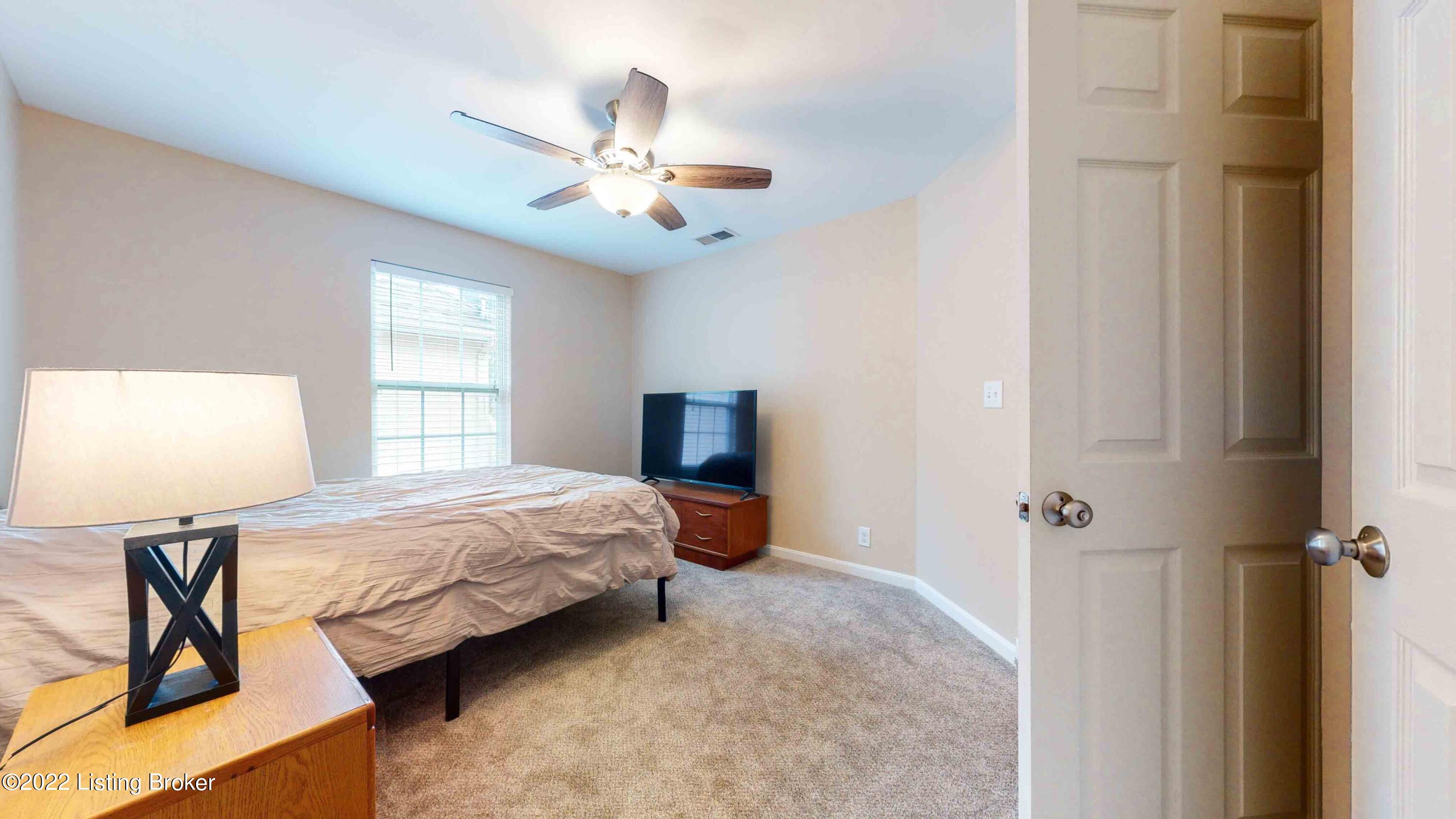 6916 Fernview Road Louisville, KY 40291 - Photo 23 of 32 Bedroom 4 on 2nd floor