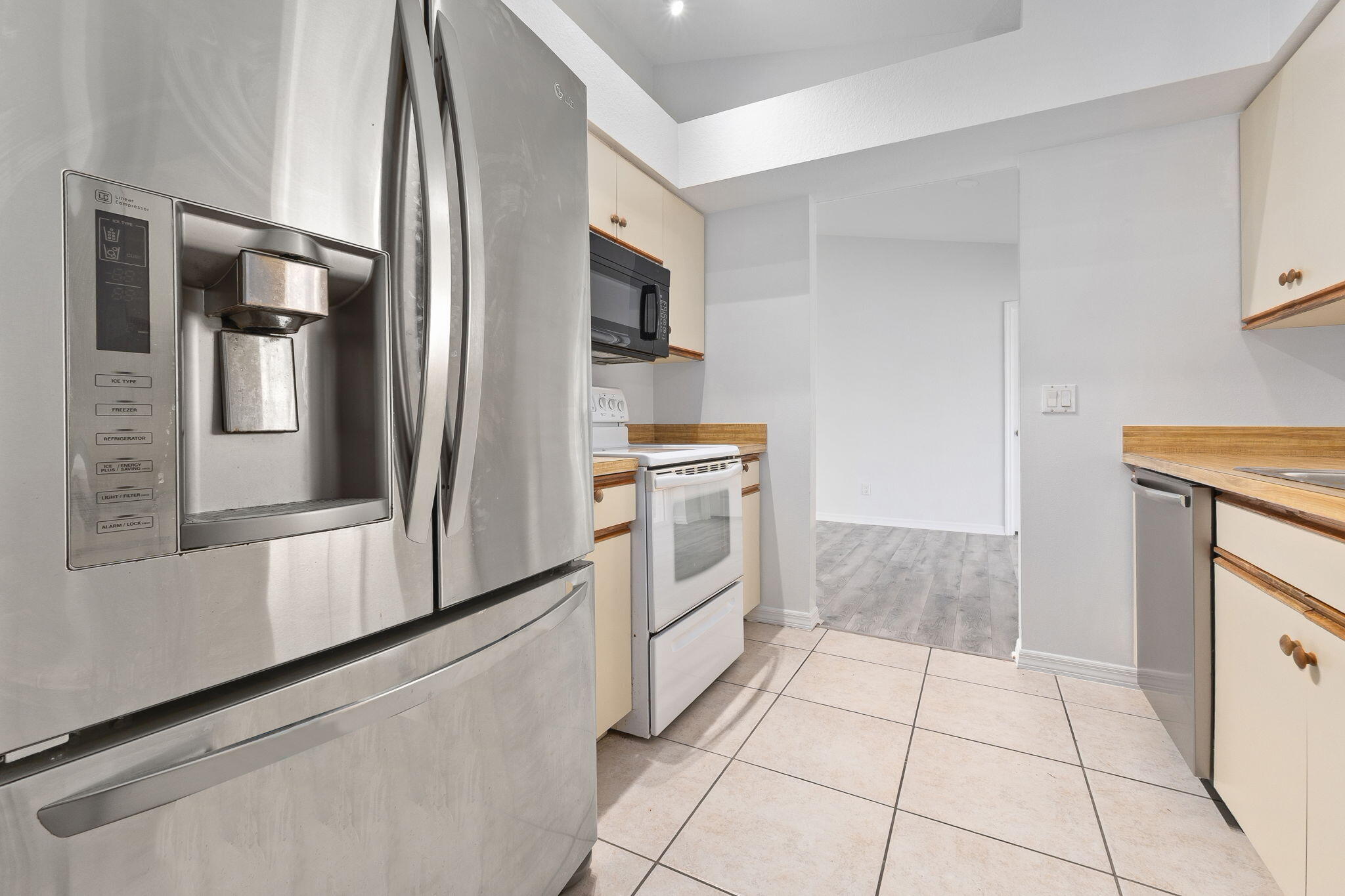 2452 Southwest Fair Isle Road Port St. Lucie, FL 34987 - Photo 11 of 52 12-web-or-mls-DSC04257