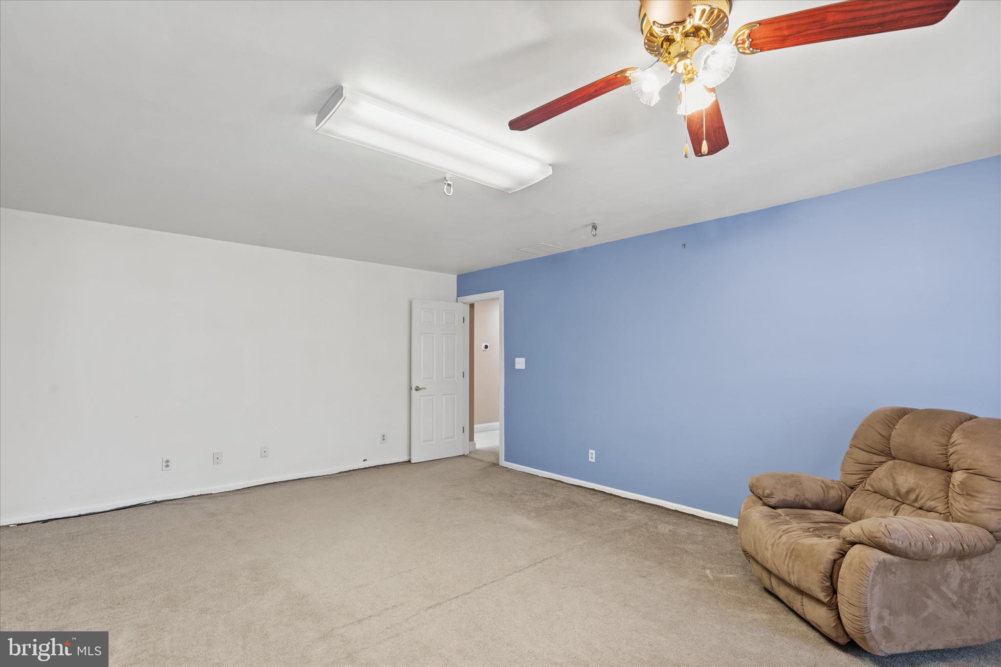 108 Franklin Avenue Berlin, MD 21811 - Photo 43 of 62 a living room with furniture