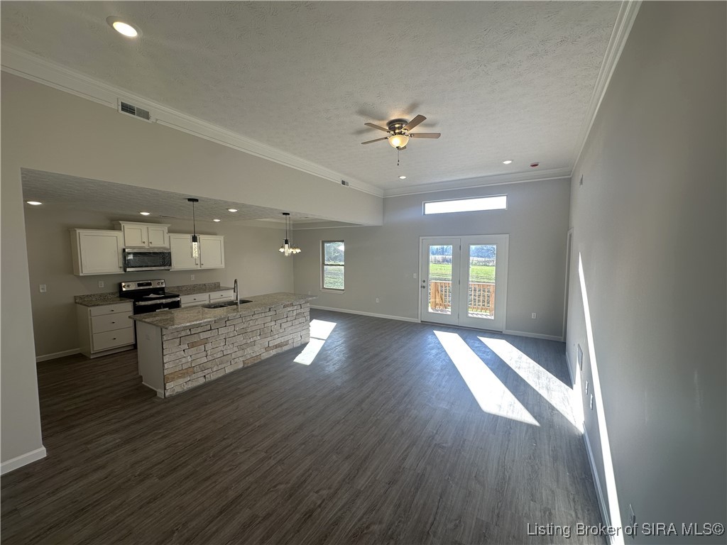 8050 Hudson Lane Georgetown, IN 47122 - Photo 2 of 12