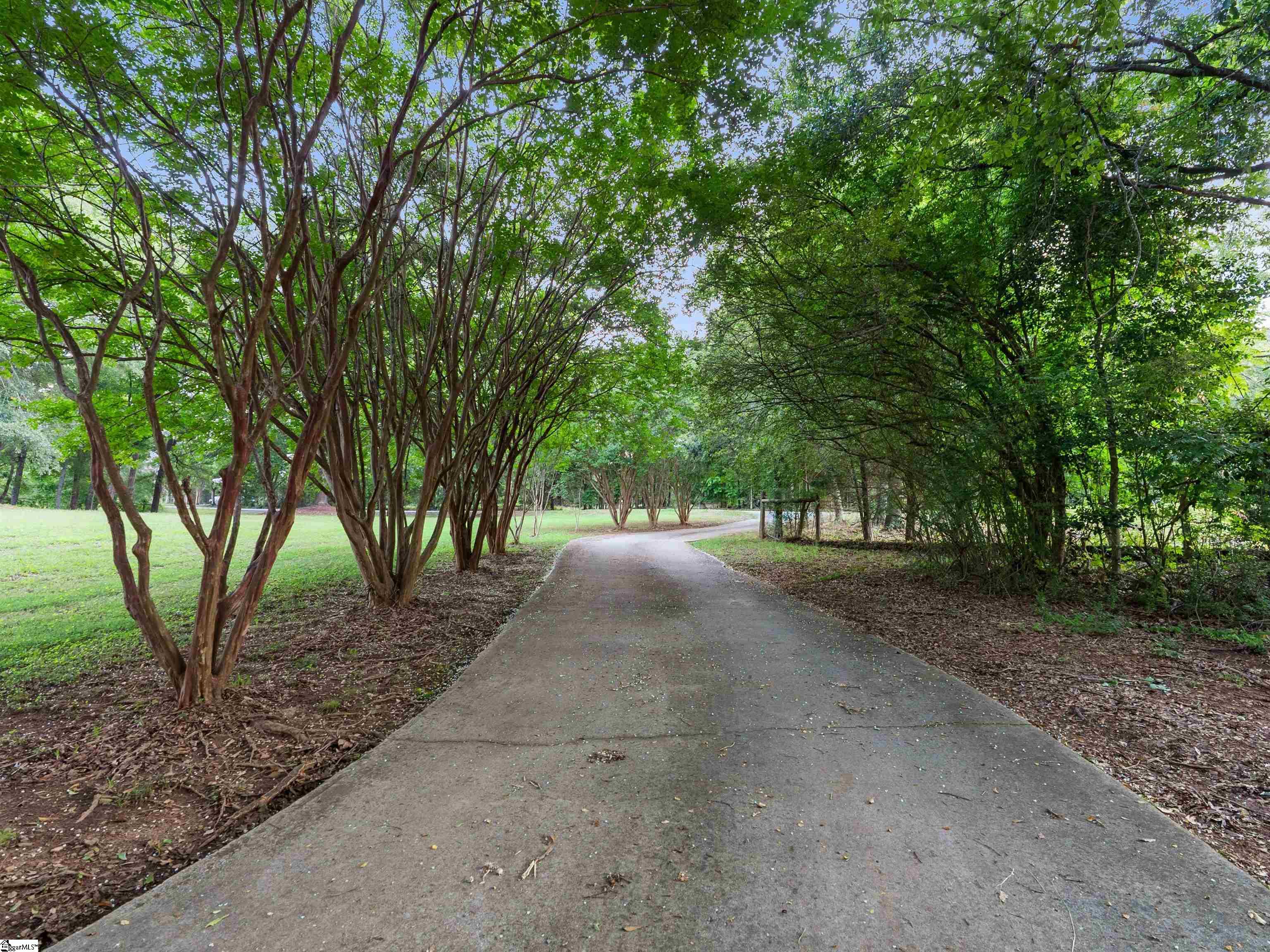 453 Circle Road Greer, SC 29651 - Photo 5 of 29