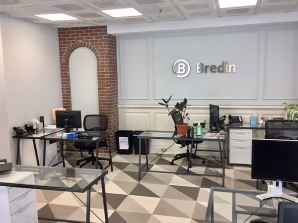 292 Beacon Street, Unit 1 2 Somerville, MA 02143 - Photo 6 of 27 a view of a workspace with furniture